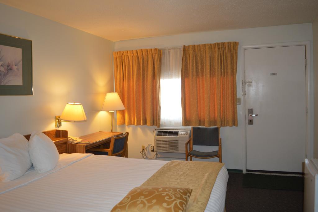 Circle 5 Motel Olds Room photo